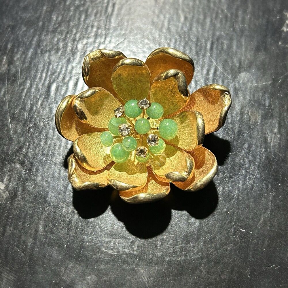 Vintage 3D faux jade Gold Tone floral Flower brooch Pin